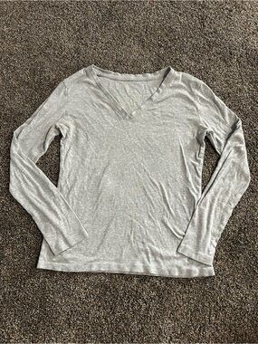 Gap the Bowery women’s medium gray v neck long sleeve top long sleeve tee basic